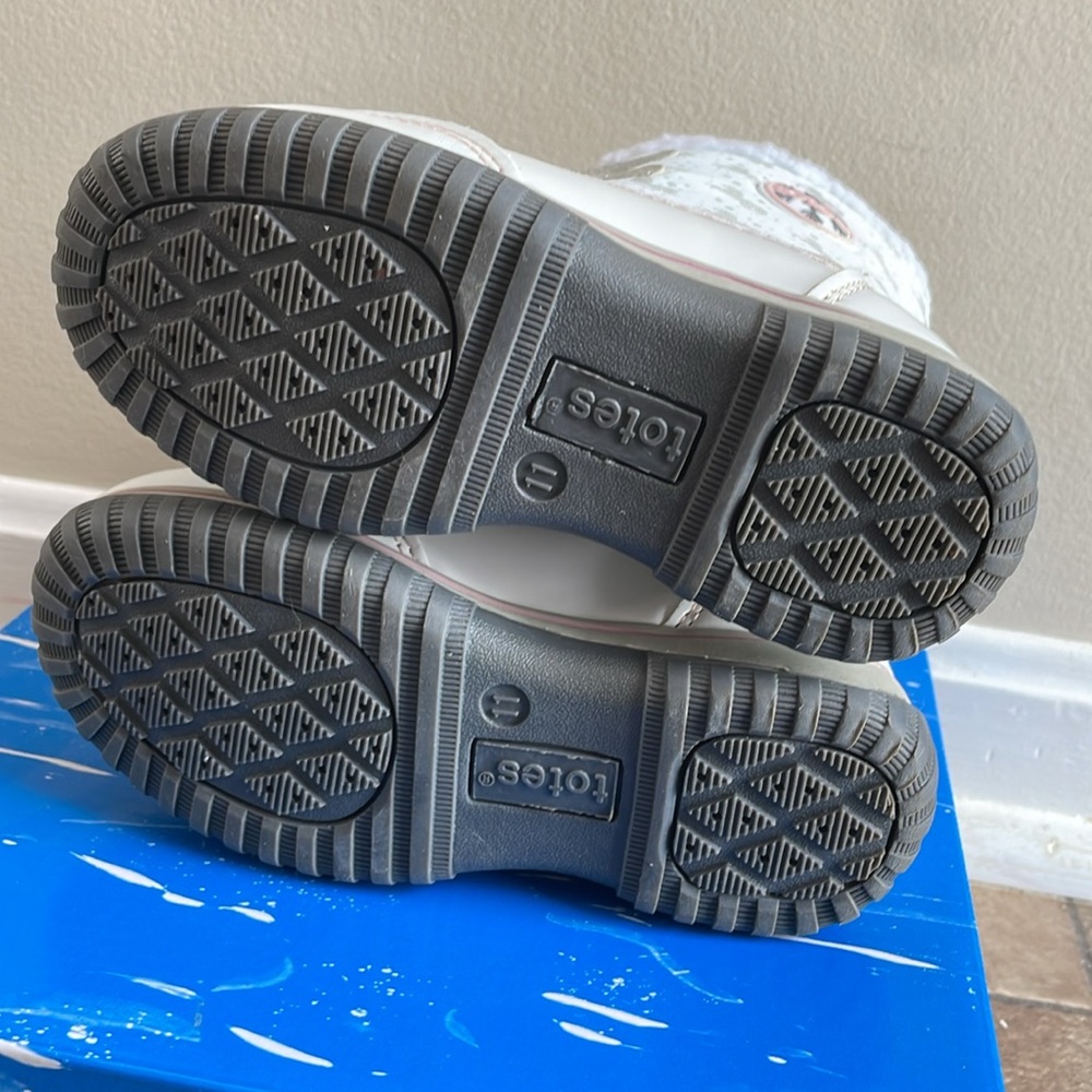 Totes Unicorn Snow Boots - Picture 3 of 4